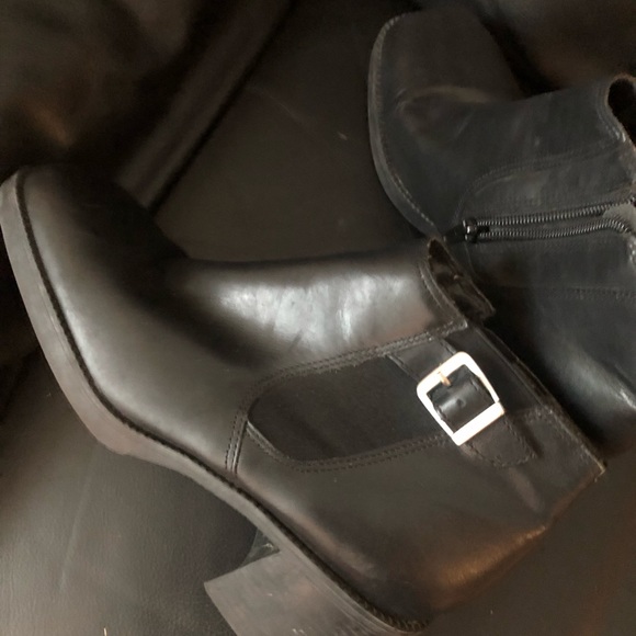 3/$15 CASUAL CONNECTION 8 - Picture 2 of 4